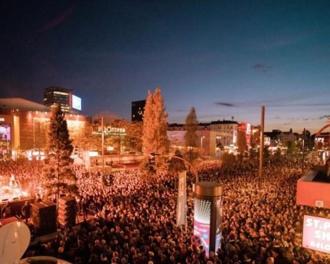 NOISY, Temples and CMAT perform at Reeperbahn 2023
