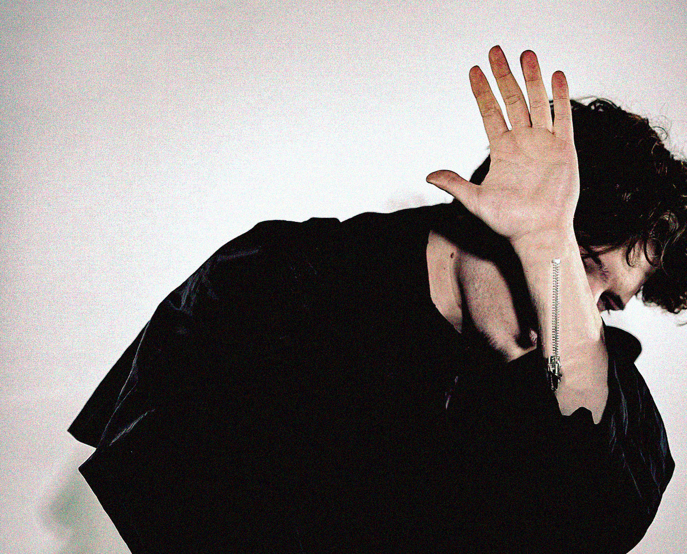promotional image for Portuguese artist Extrazen